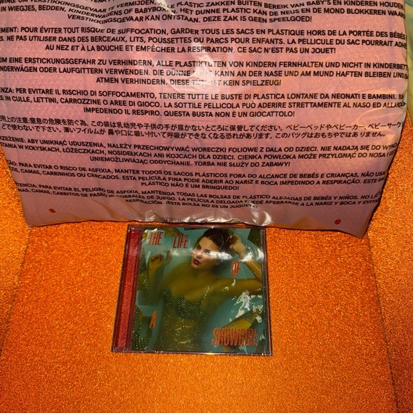 TAYLOR SWIFT “THE LIFE OF A SHOWGIRL” Cardigan box set - Picture 4 of 5